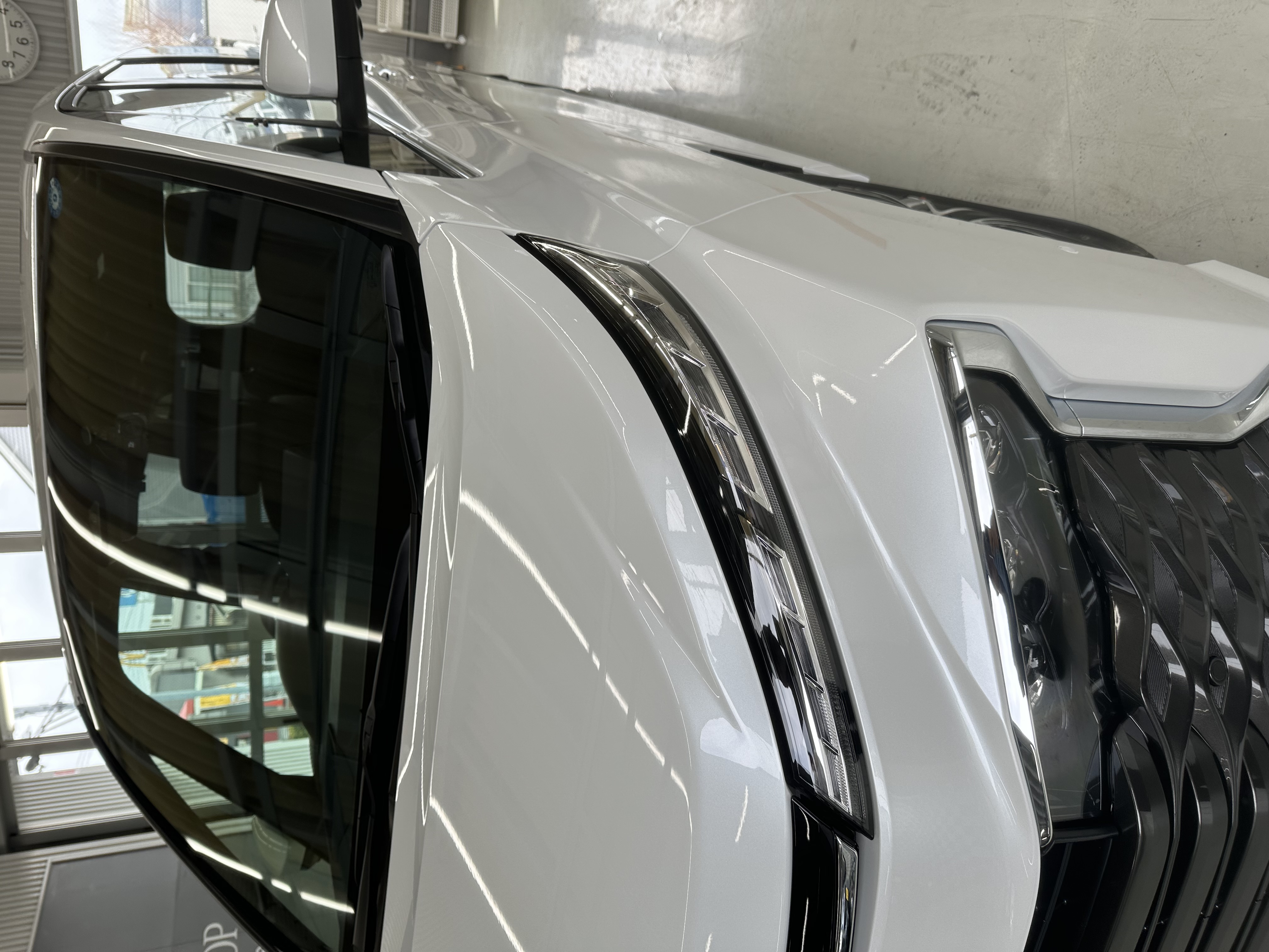 愛車を雨から守る！プロの技術でボディケアを徹底しよう！