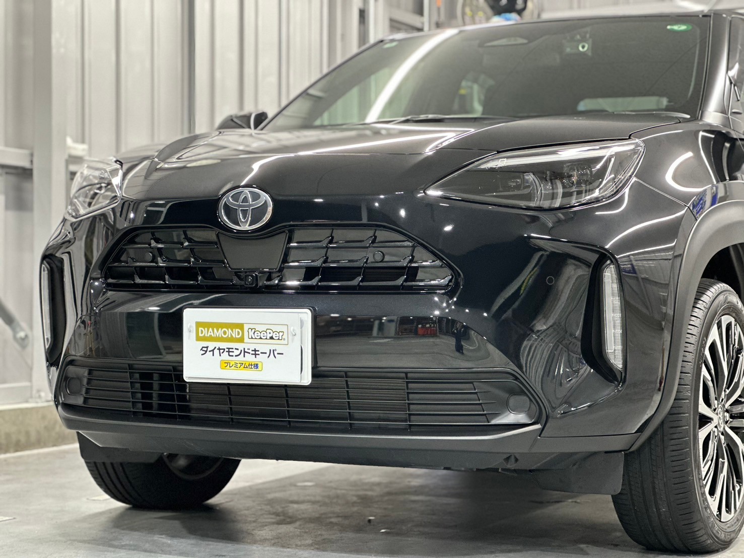 丁寧な手作業であなたの車を守る、輝きそのもの